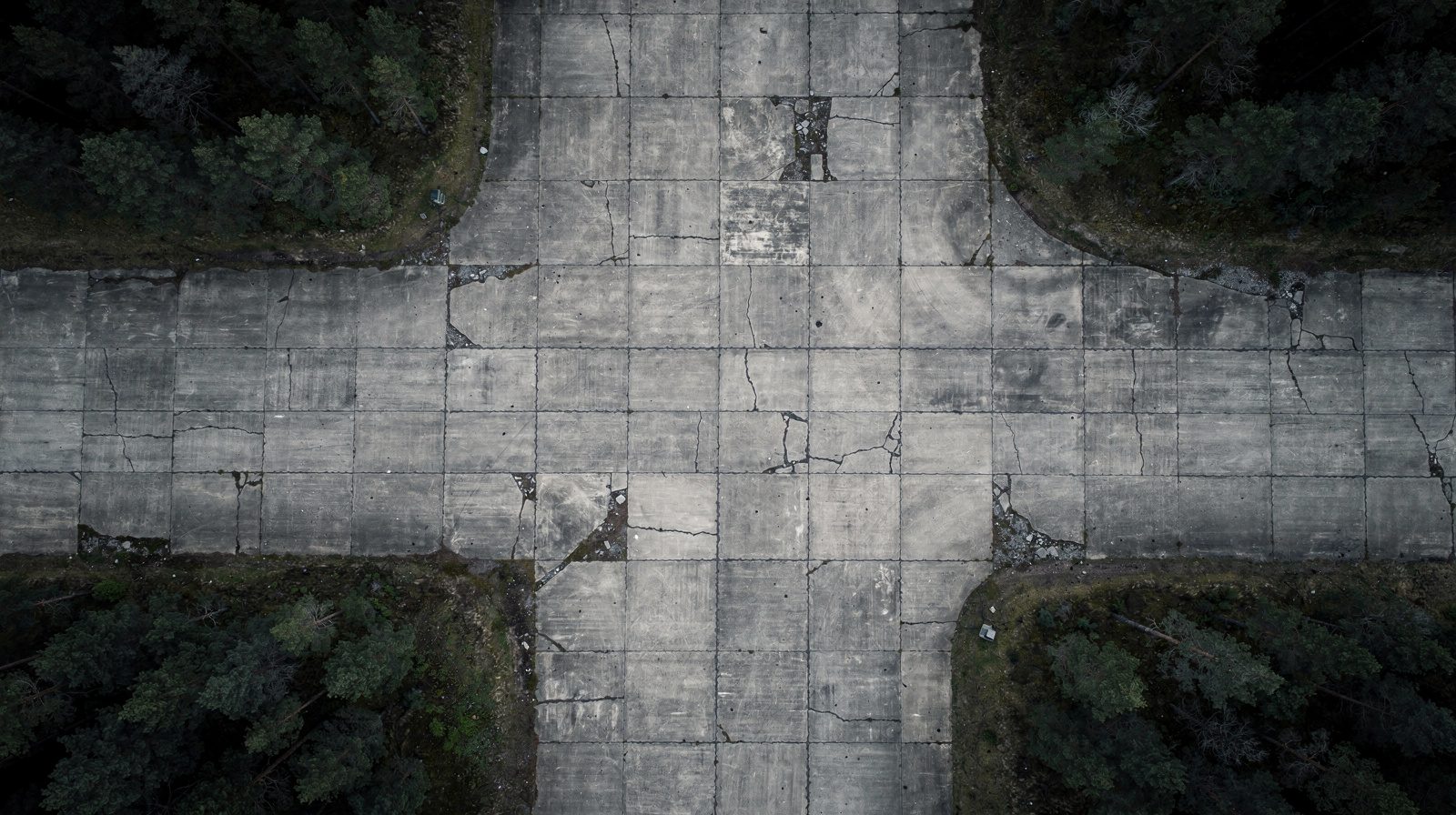Badanie PCI nawierzchni lotnisk NATO i sojuszniczych dronem